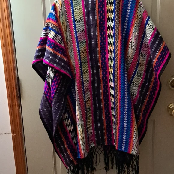 Multi color print Cape/Shawl - Picture 6 of 14